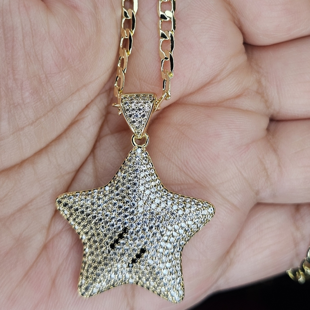 Gold Star Pendant Necklace